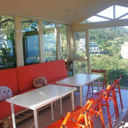 First Stop Backpacker Hostel - Цзюфень Екстер'єр фото